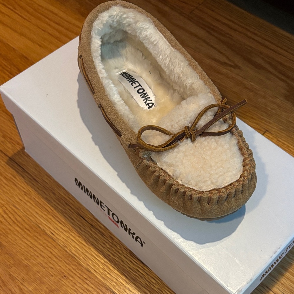 Minnetonka Brown Moccasin with Shearling Lining